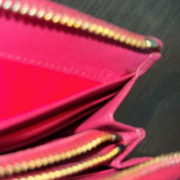 Authentic Pink Prada 3/4 zip wallet with bow! - Picture 12 of 12